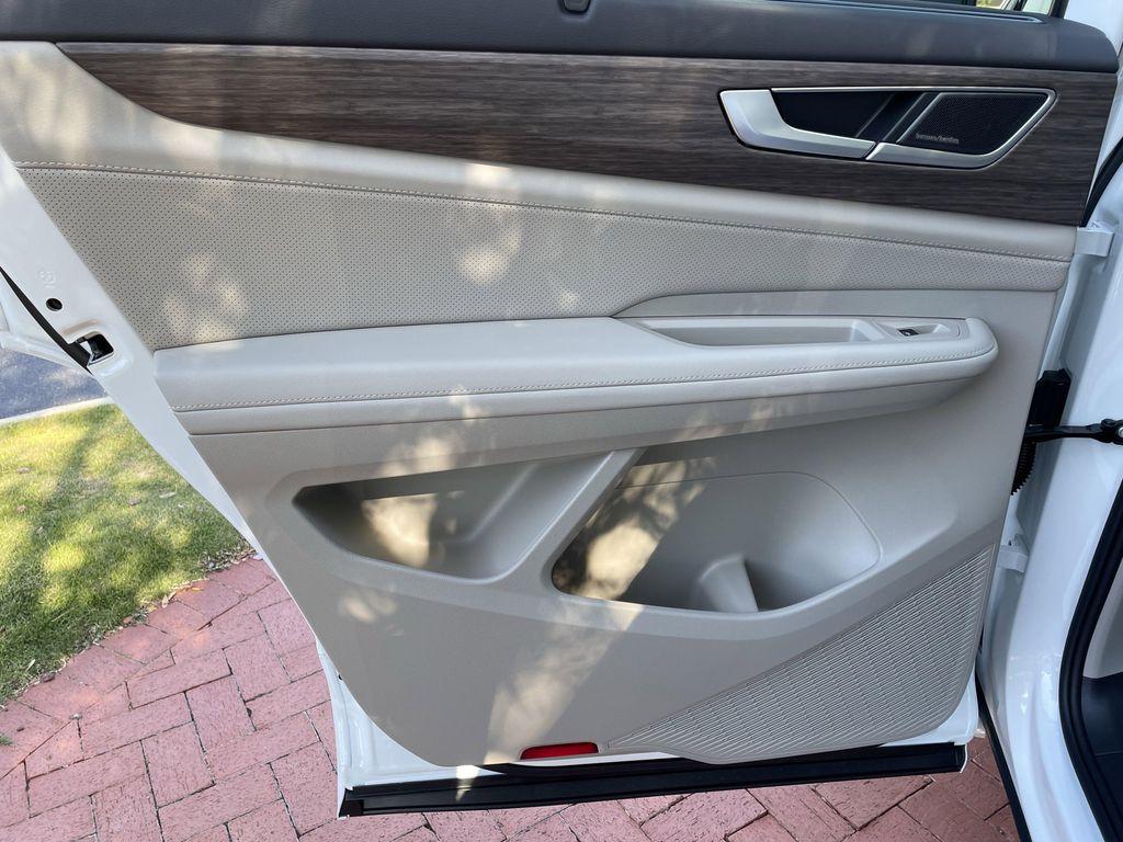 new 2026 Volkswagen Atlas car, priced at $53,429