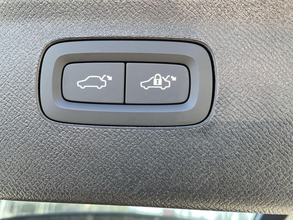 new 2026 Volvo XC90 car, priced at $71,825