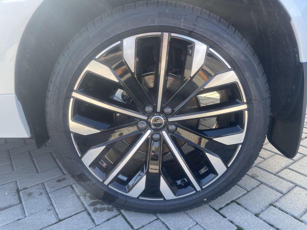 new 2026 Volvo XC60 car, priced at $64,610