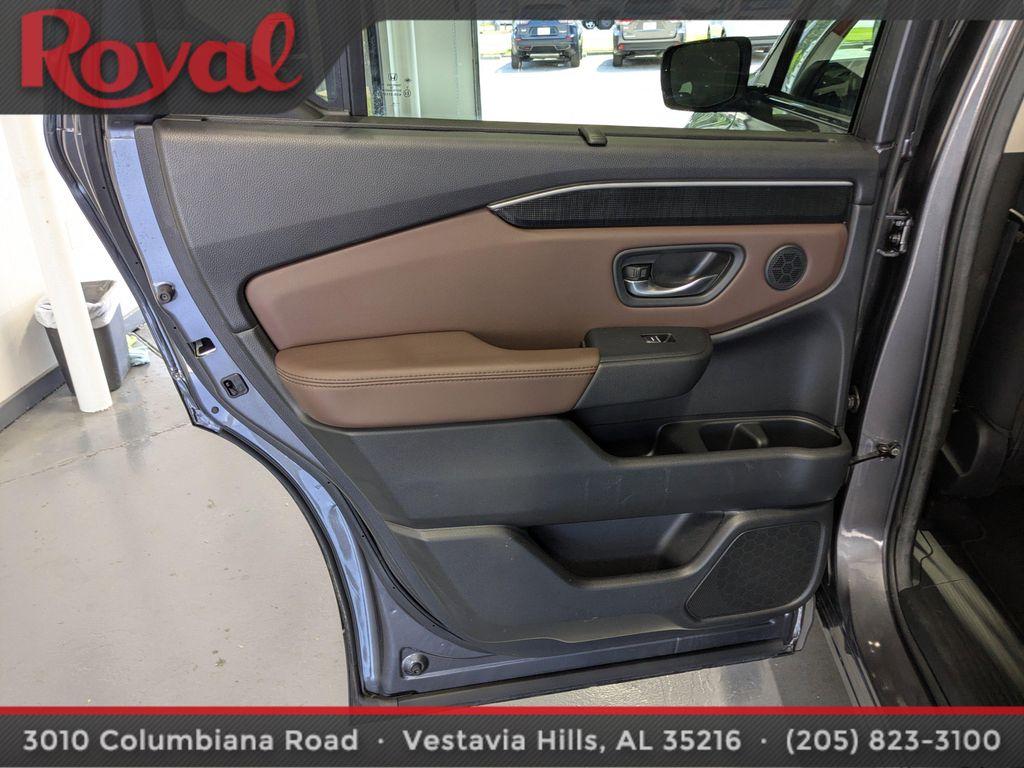 used 2025 Honda Pilot car, priced at $47,998