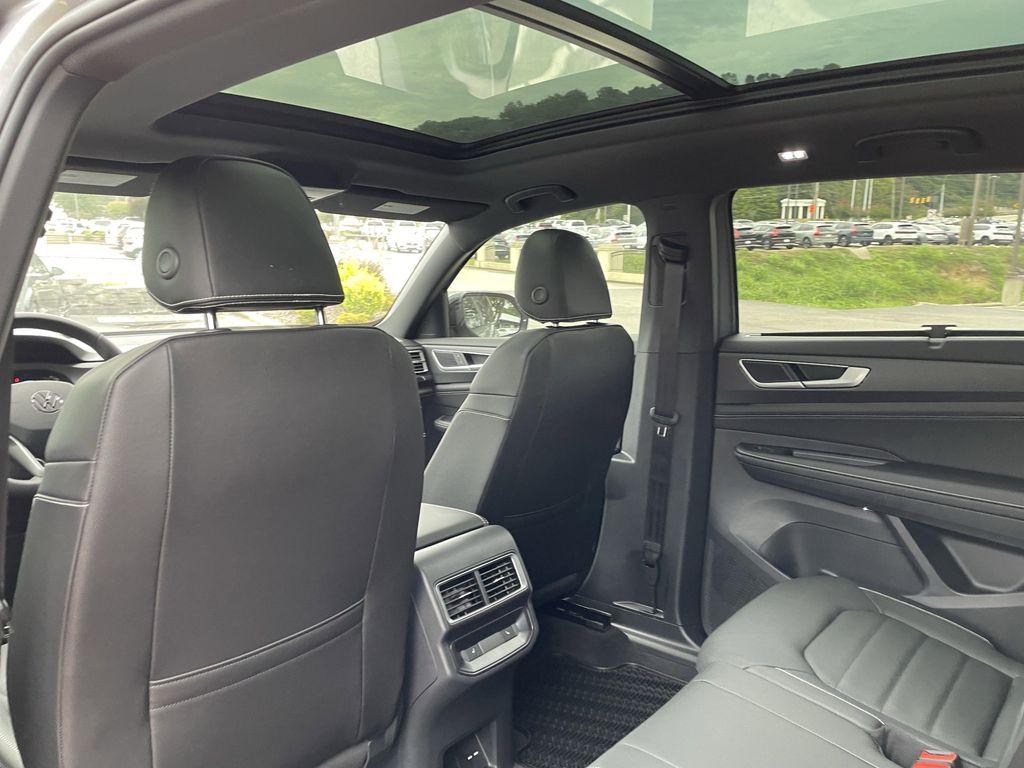 new 2026 Volkswagen Atlas Cross Sport car, priced at $48,609