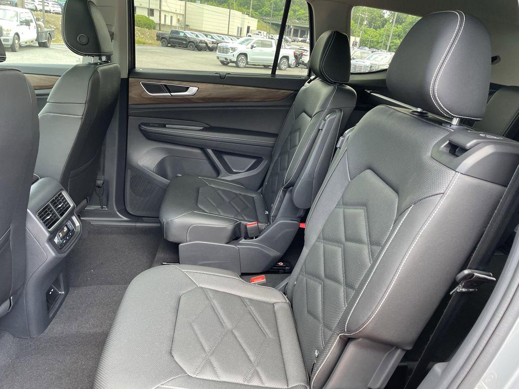 new 2026 Volkswagen Atlas car, priced at $43,403