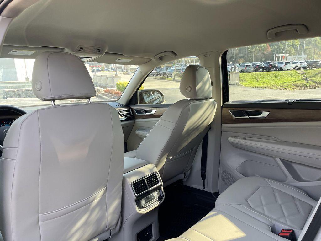 new 2026 Volkswagen Atlas car, priced at $41,962