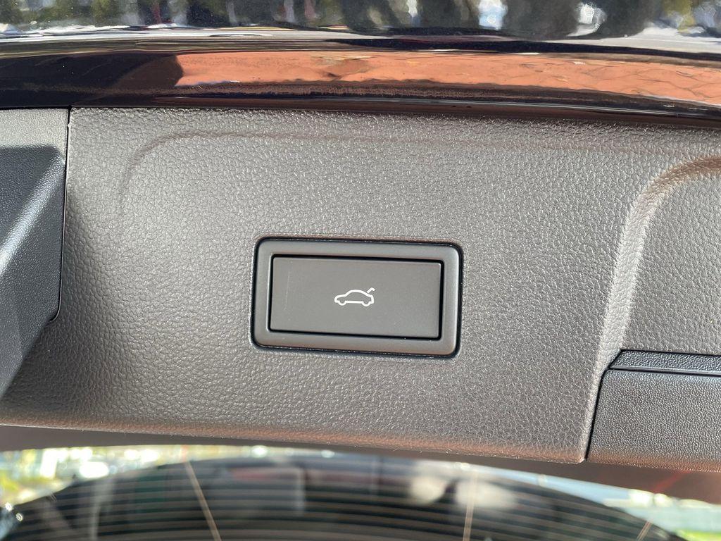 new 2026 Volkswagen Atlas car, priced at $41,962