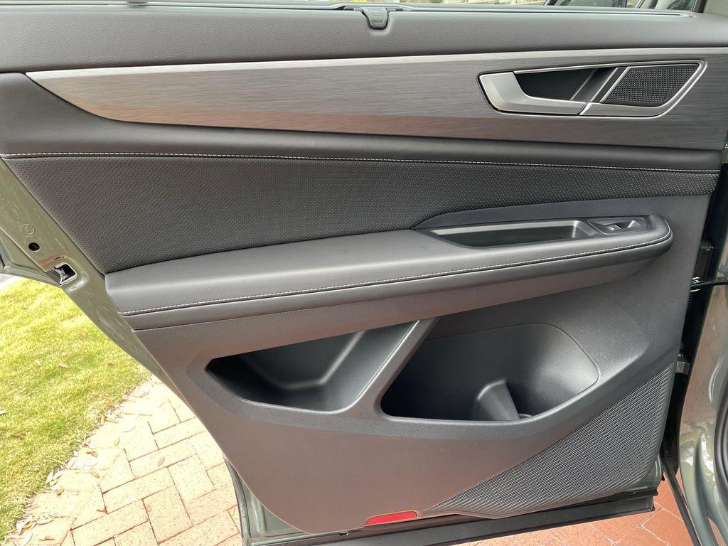 new 2026 Volkswagen Atlas Cross Sport car, priced at $40,958