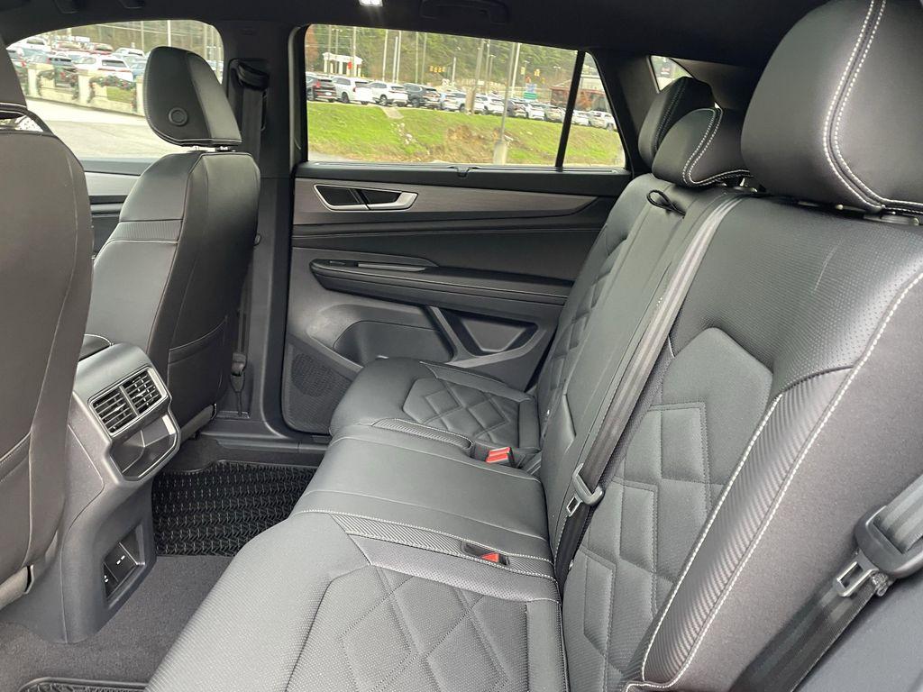 new 2026 Volkswagen Atlas Cross Sport car, priced at $42,574