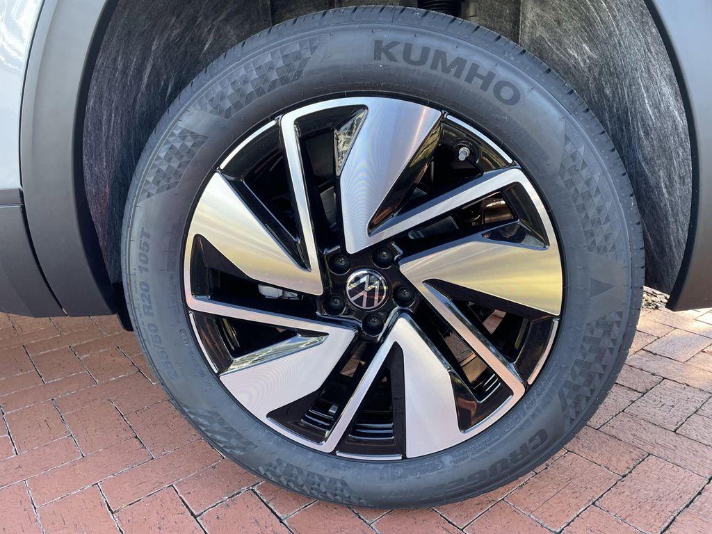 new 2026 Volkswagen Atlas car, priced at $42,993