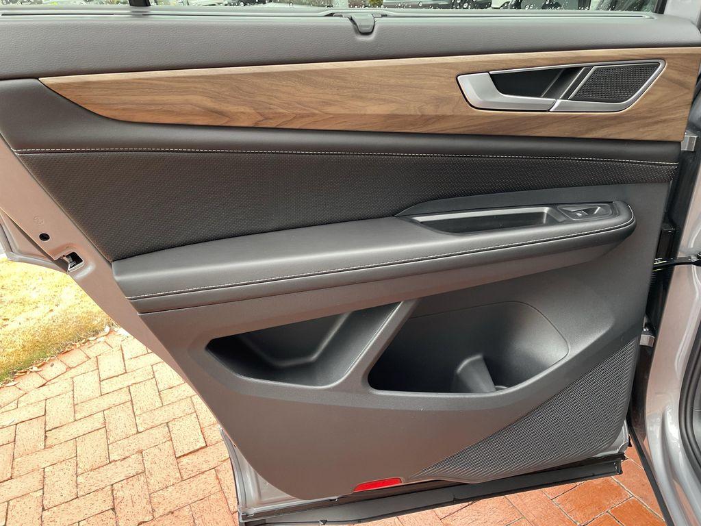 new 2026 Volkswagen Atlas car, priced at $42,482