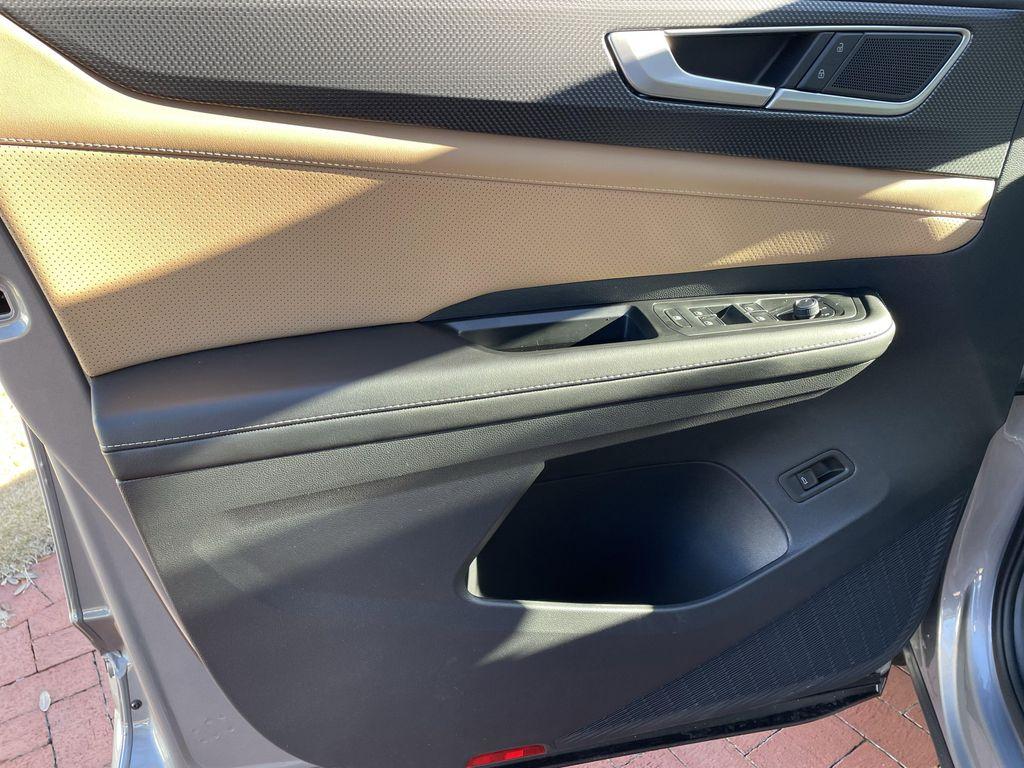 new 2026 Volkswagen Atlas Cross Sport car, priced at $48,800