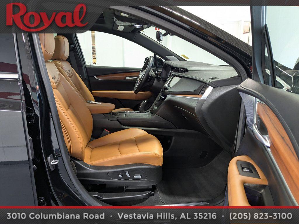 used 2023 Cadillac XT5 car, priced at $25,356