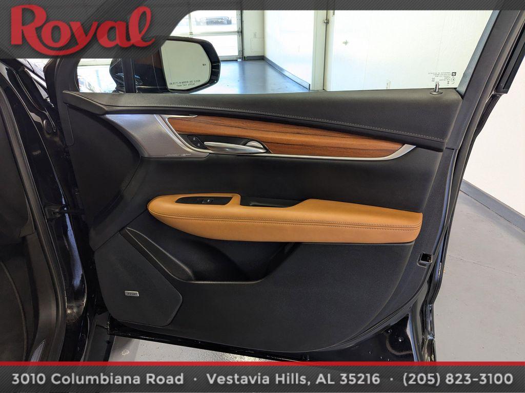 used 2023 Cadillac XT5 car, priced at $25,356