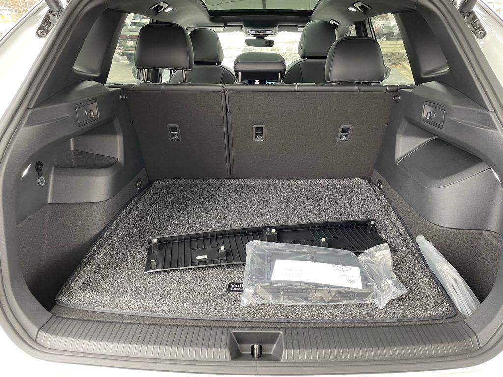 new 2026 Volkswagen Tiguan car, priced at $37,984