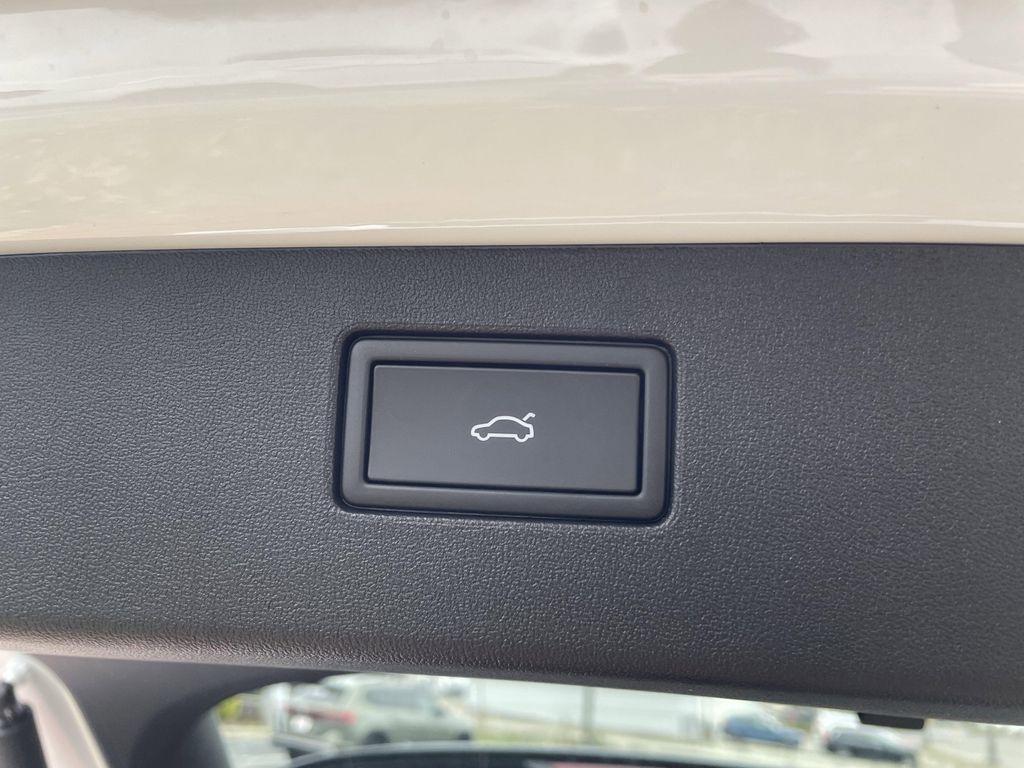 new 2026 Volkswagen Tiguan car, priced at $37,984