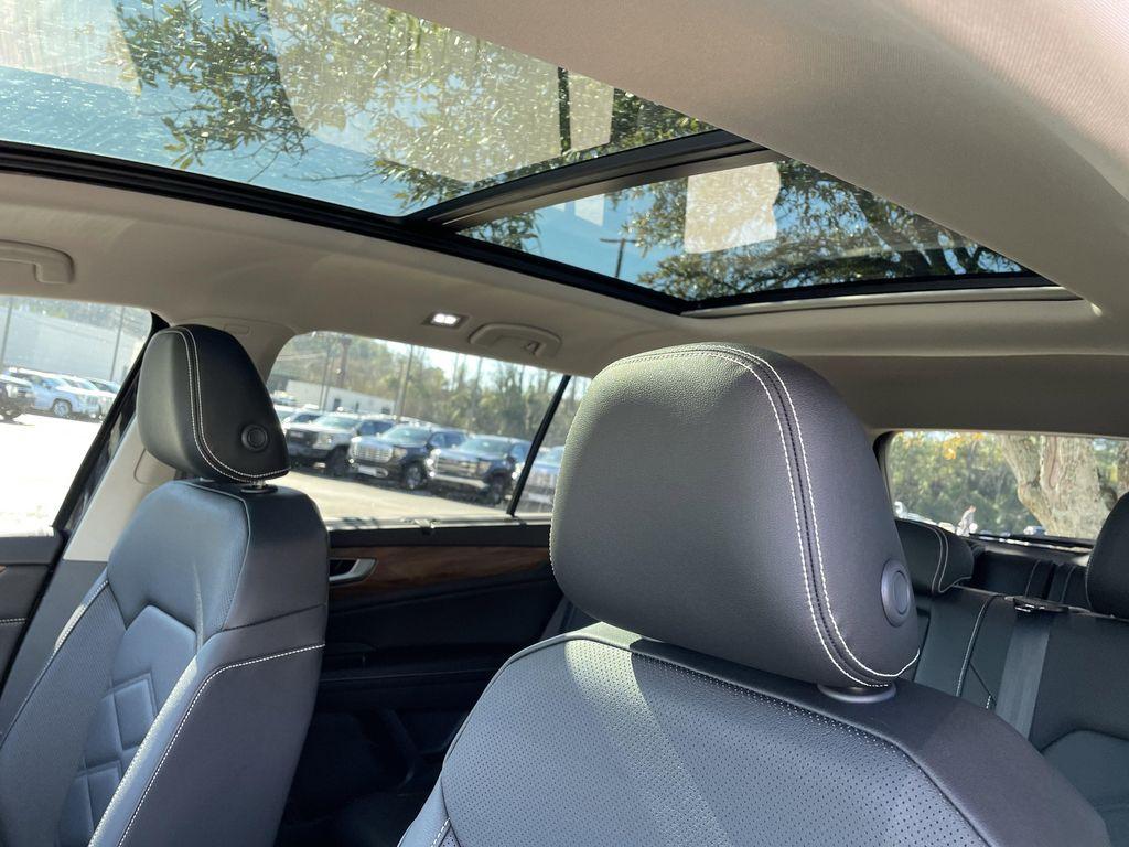 new 2026 Volkswagen Atlas car, priced at $42,482