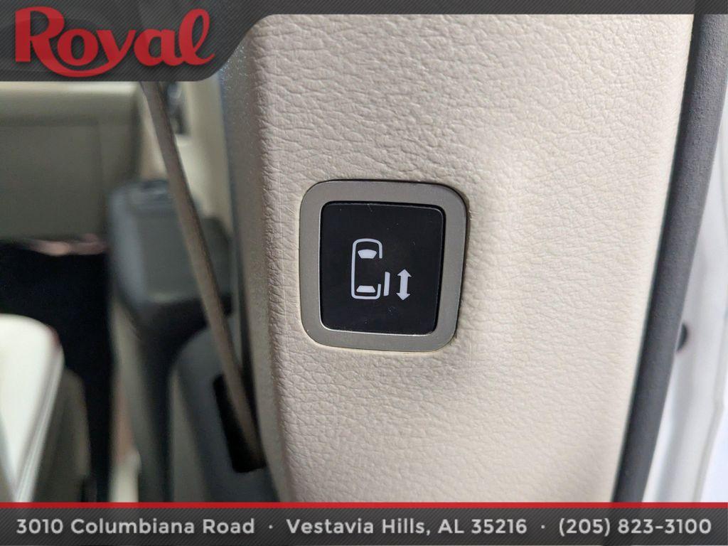 used 2020 Chrysler Pacifica car, priced at $14,993