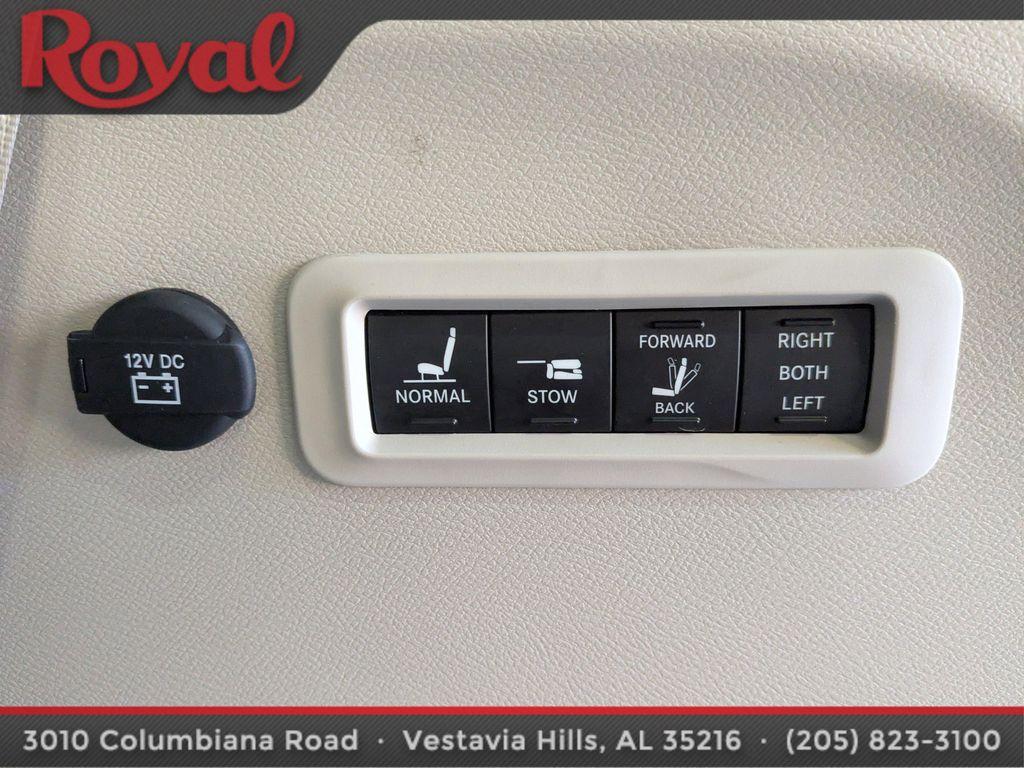 used 2020 Chrysler Pacifica car, priced at $14,993