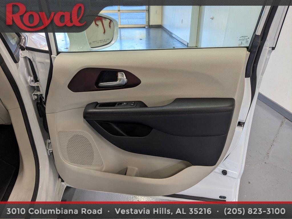 used 2020 Chrysler Pacifica car, priced at $14,993