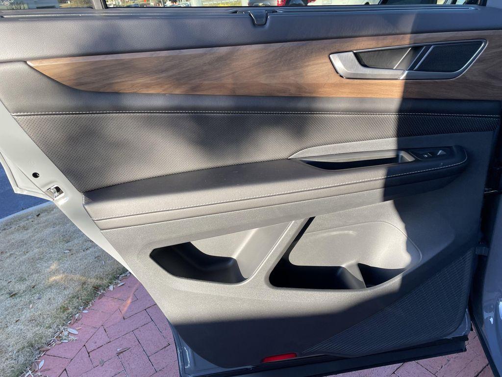 new 2026 Volkswagen Atlas car, priced at $42,960