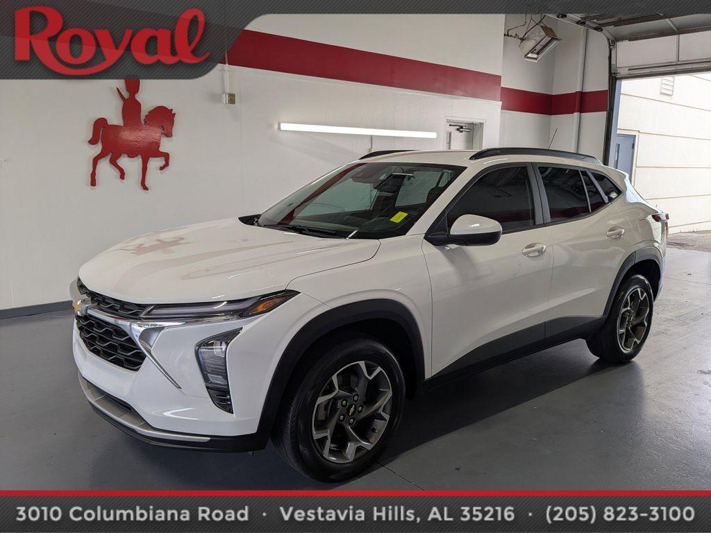 used 2024 Chevrolet Trax car, priced at $17,999