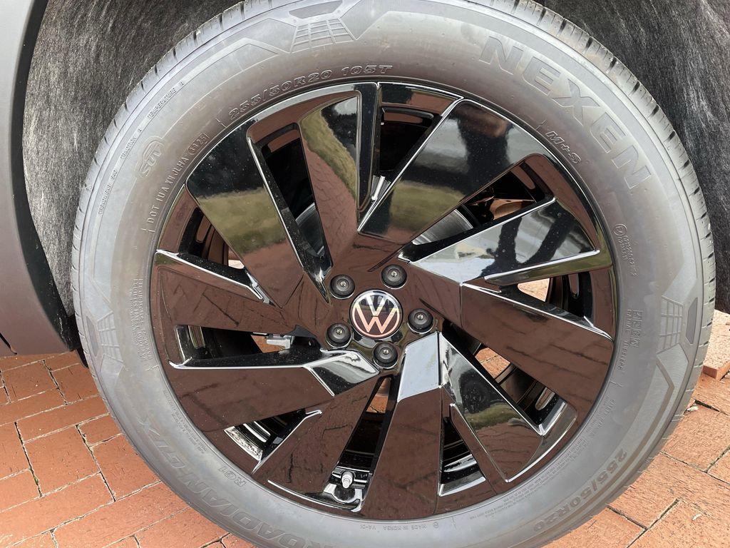 new 2026 Volkswagen Atlas car, priced at $43,431