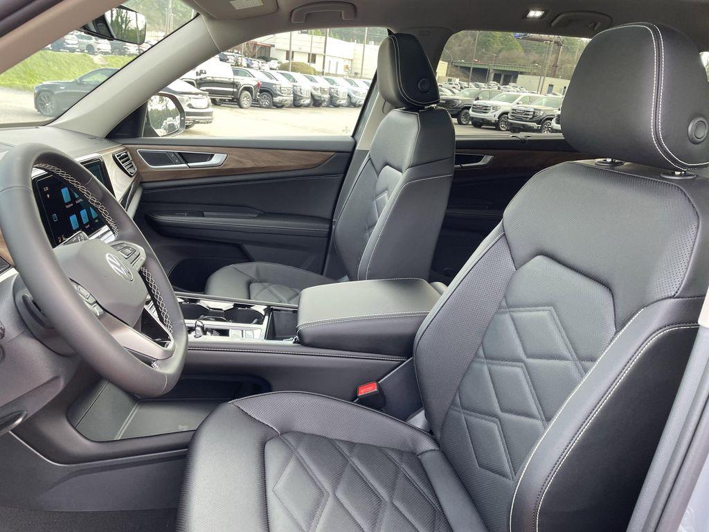 new 2026 Volkswagen Atlas car, priced at $43,431