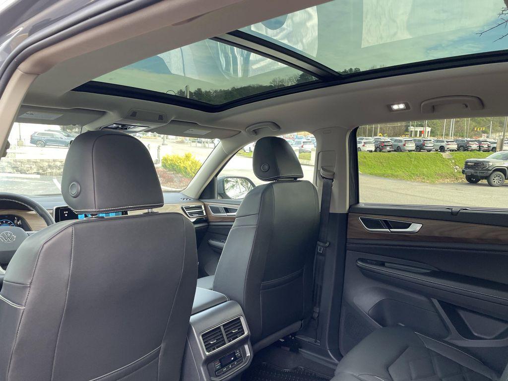 new 2026 Volkswagen Atlas car, priced at $43,431