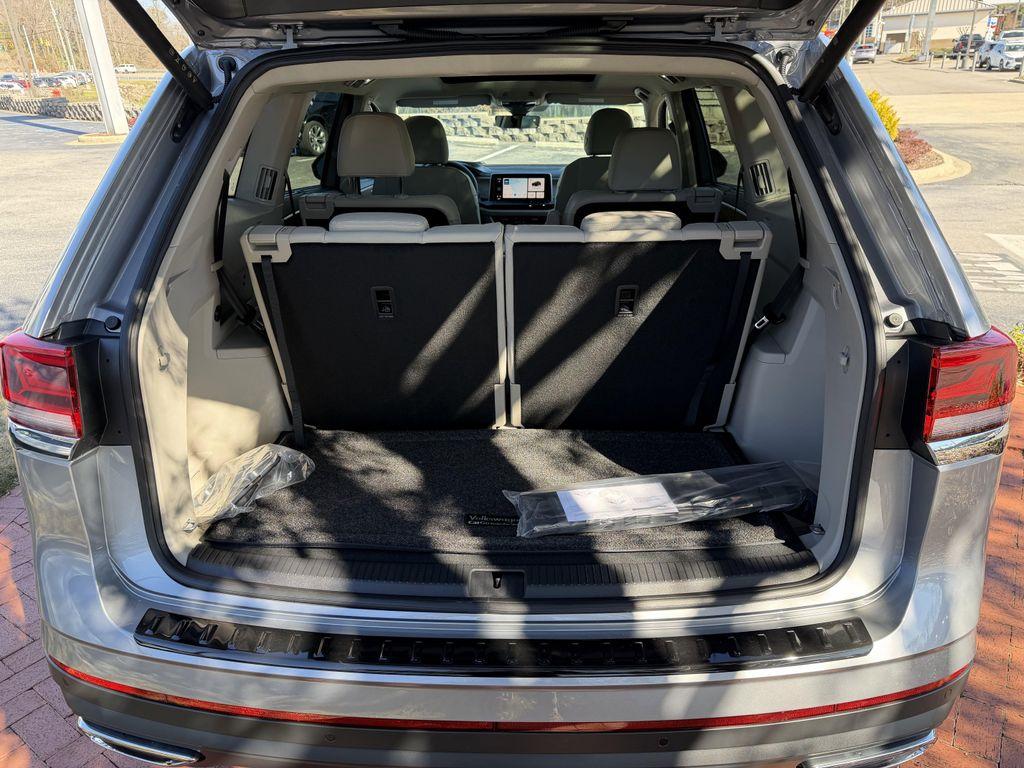 new 2026 Volkswagen Atlas car, priced at $43,592