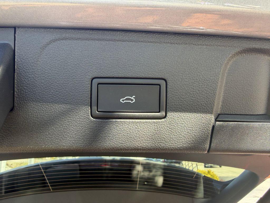 new 2026 Volkswagen Atlas car, priced at $43,592