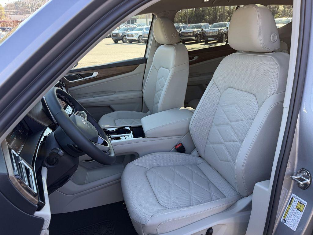 new 2026 Volkswagen Atlas car, priced at $43,592