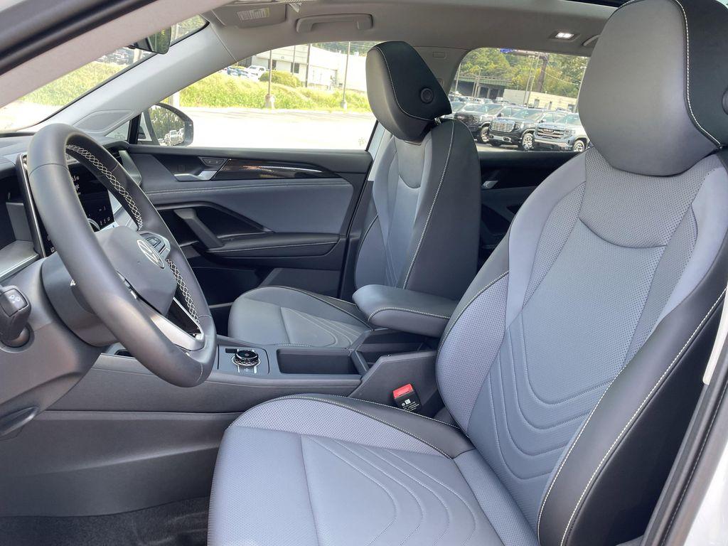 new 2025 Volkswagen Tiguan car, priced at $33,270