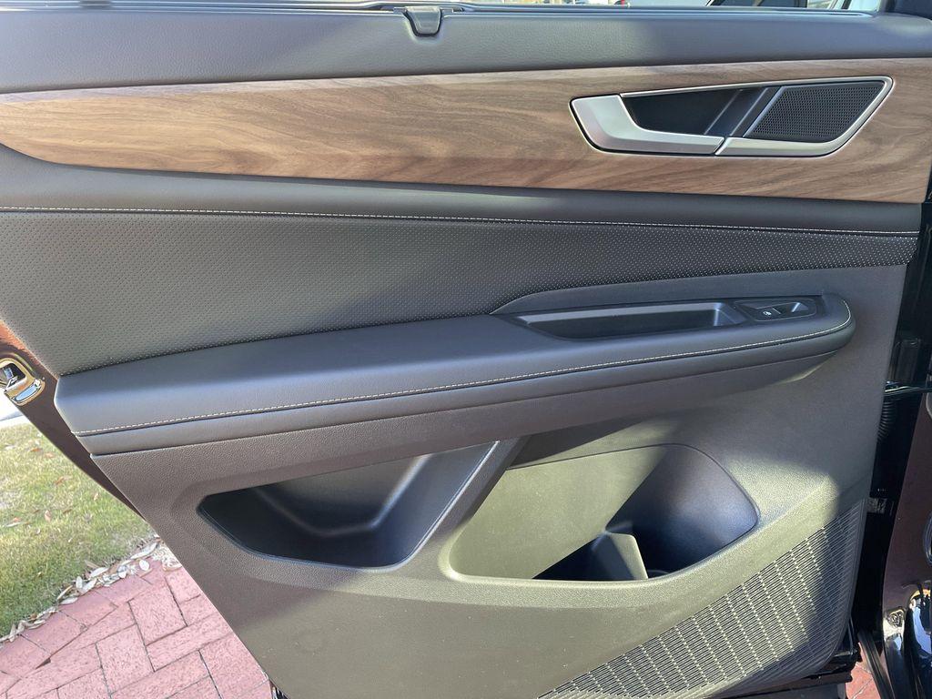 new 2026 Volkswagen Atlas car, priced at $43,185