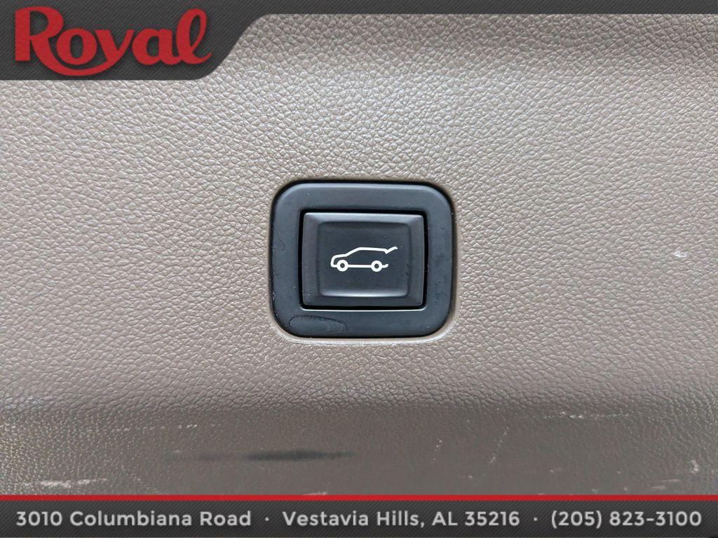 used 2022 GMC Yukon XL car, priced at $50,987