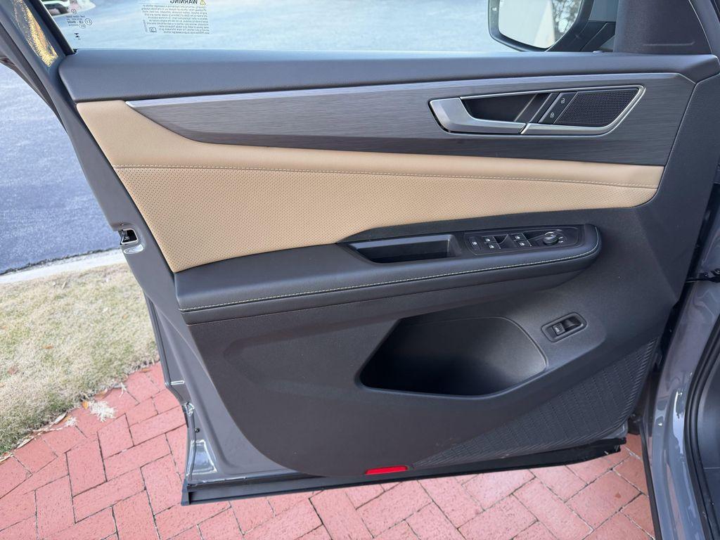 new 2026 Volkswagen Atlas Cross Sport car, priced at $42,816