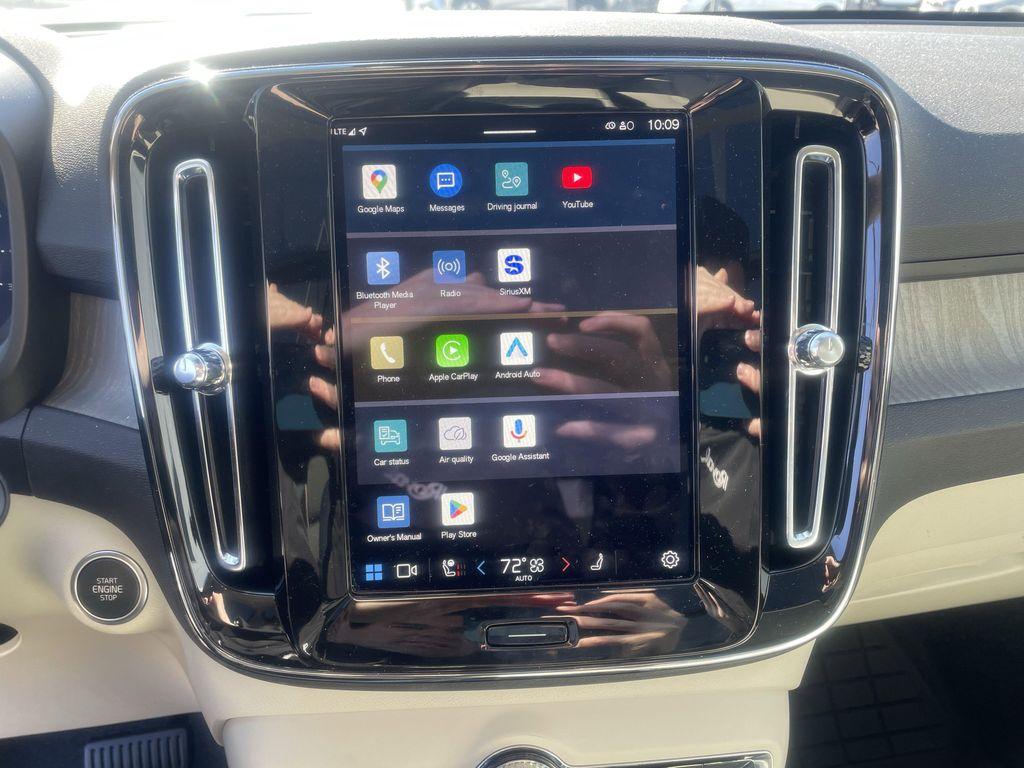 new 2025 Volvo XC40 car, priced at $38,460