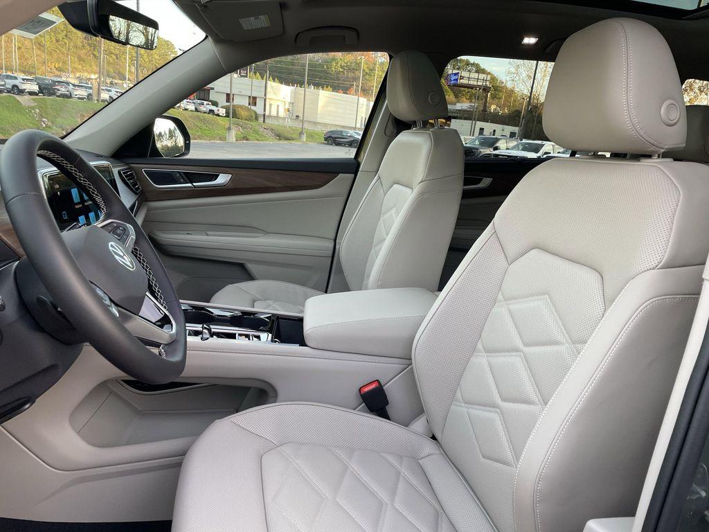 new 2026 Volkswagen Atlas car, priced at $42,482