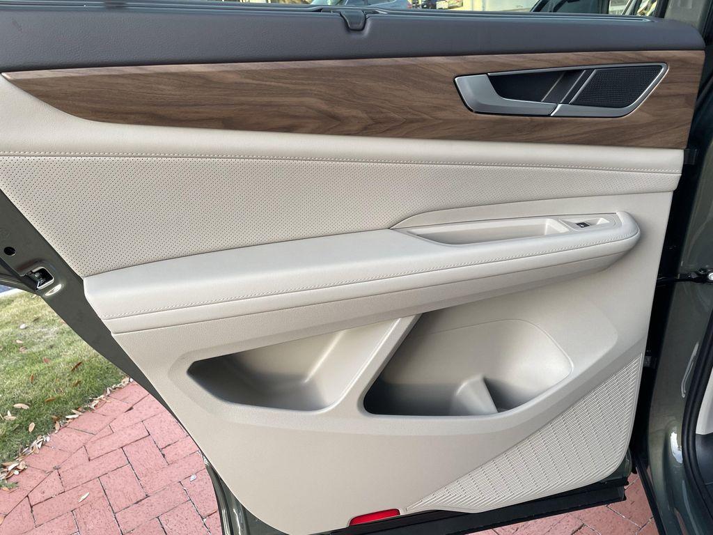 new 2026 Volkswagen Atlas car, priced at $42,482