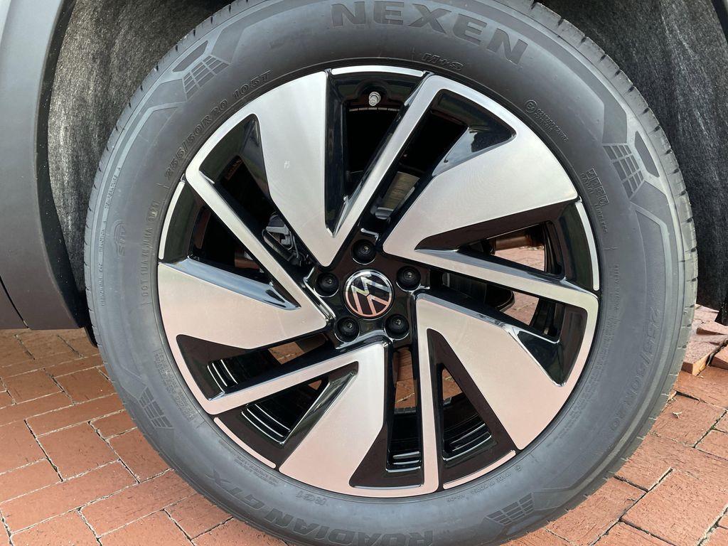 new 2026 Volkswagen Atlas car, priced at $42,482