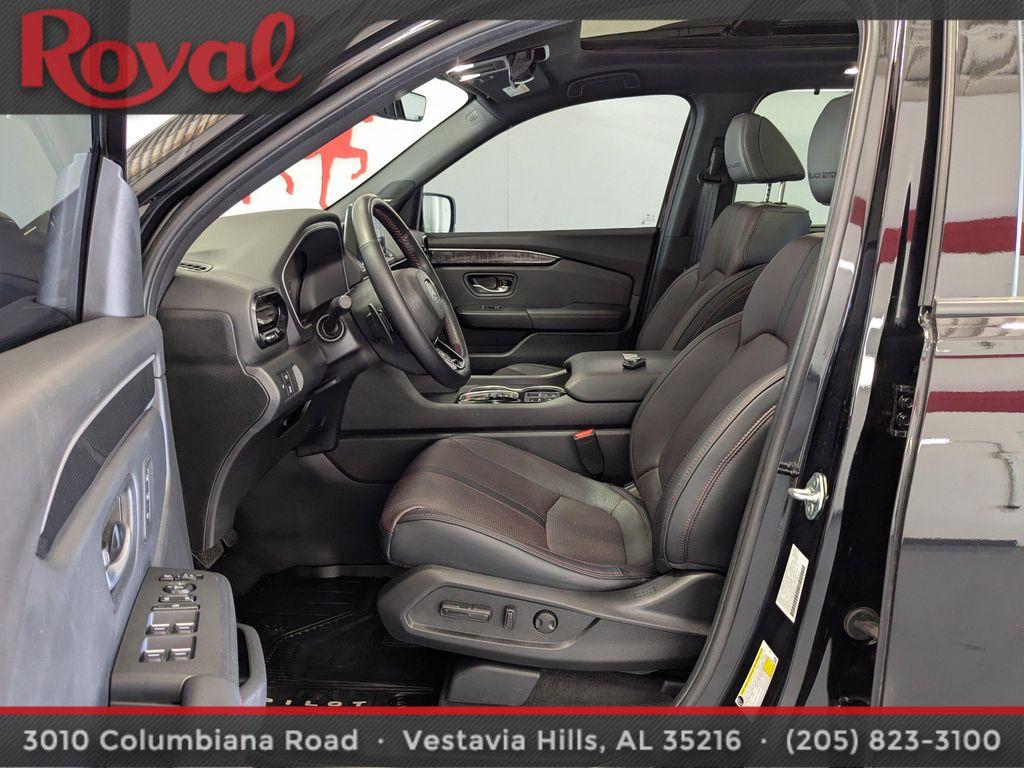 used 2025 Honda Pilot car, priced at $46,587