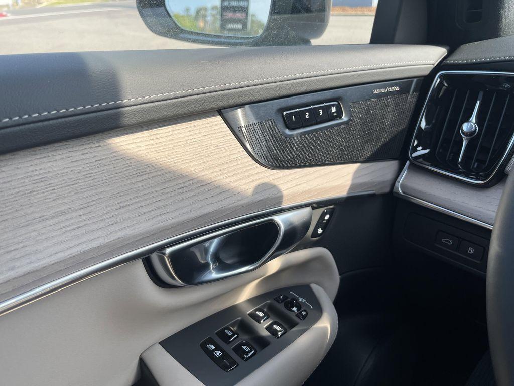 new 2026 Volvo XC90 Plug-In Hybrid car, priced at $88,580