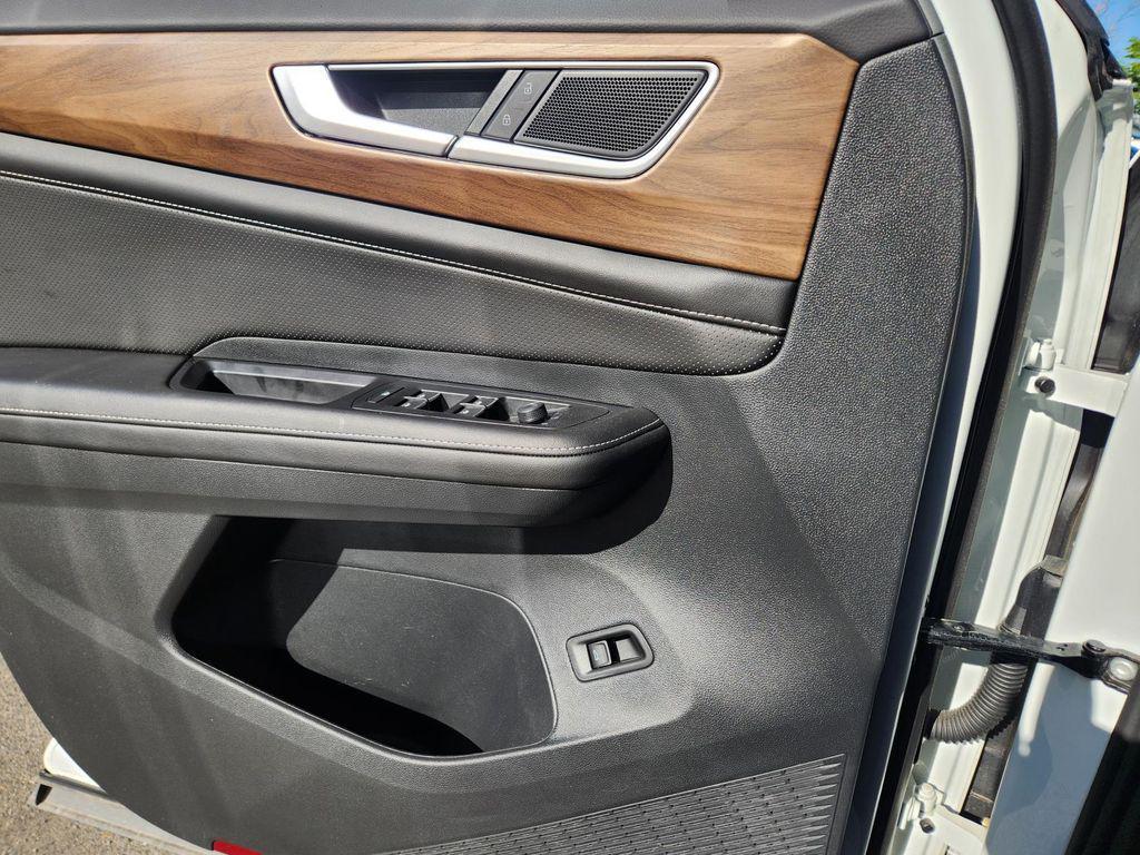 used 2025 Volkswagen Atlas car, priced at $36,500