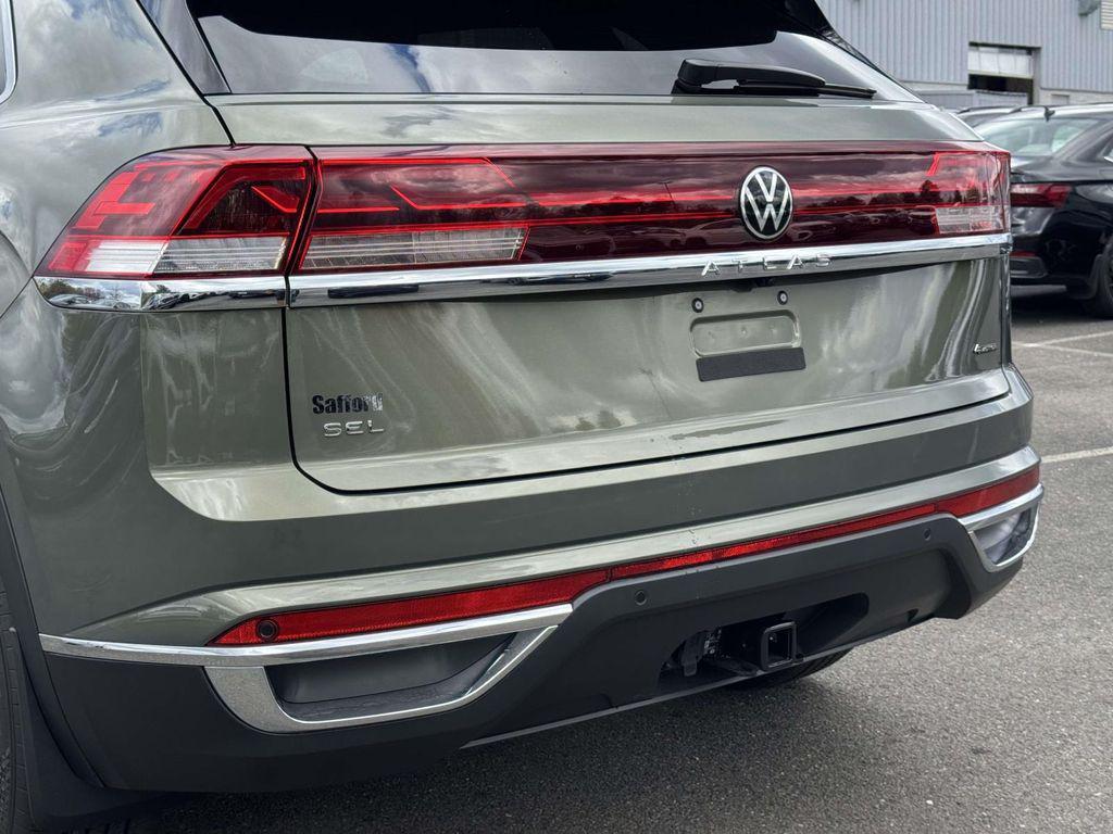 new 2026 Volkswagen Atlas Cross Sport car, priced at $48,077