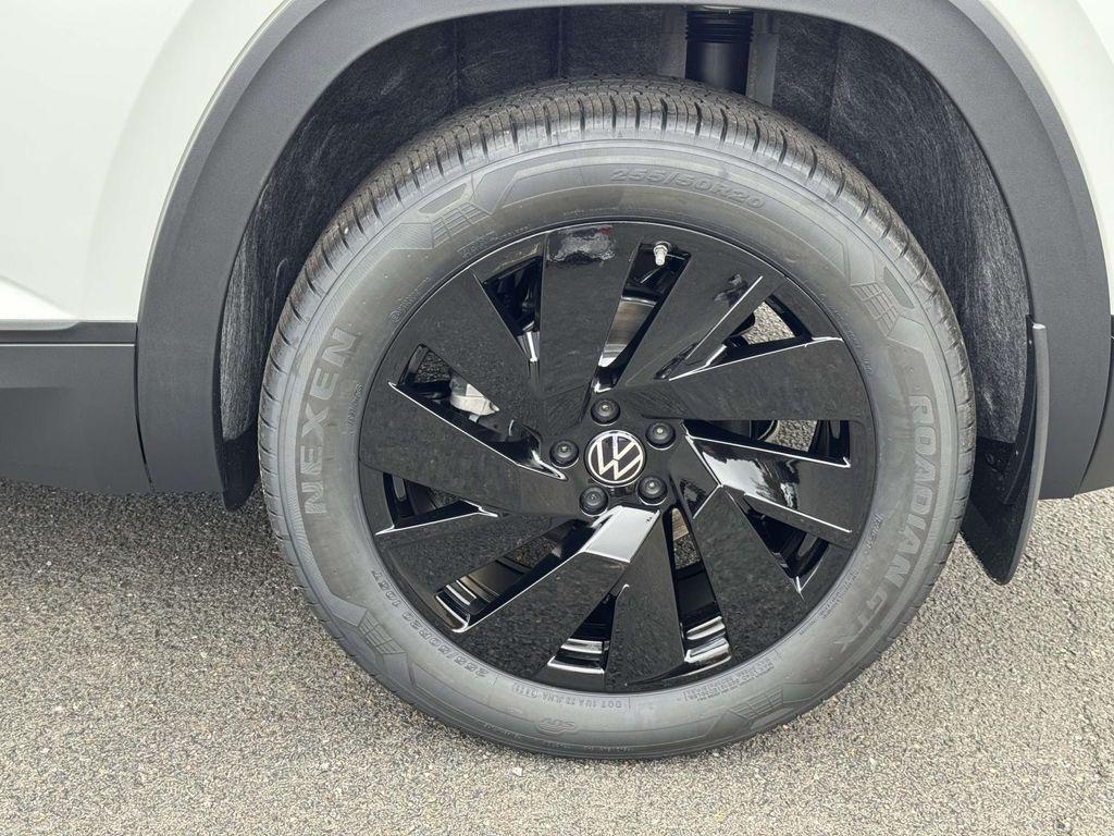 new 2026 Volkswagen Atlas Cross Sport car, priced at $45,611