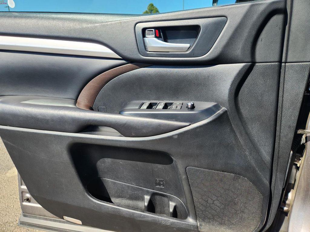 used 2019 Toyota Highlander car, priced at $23,000