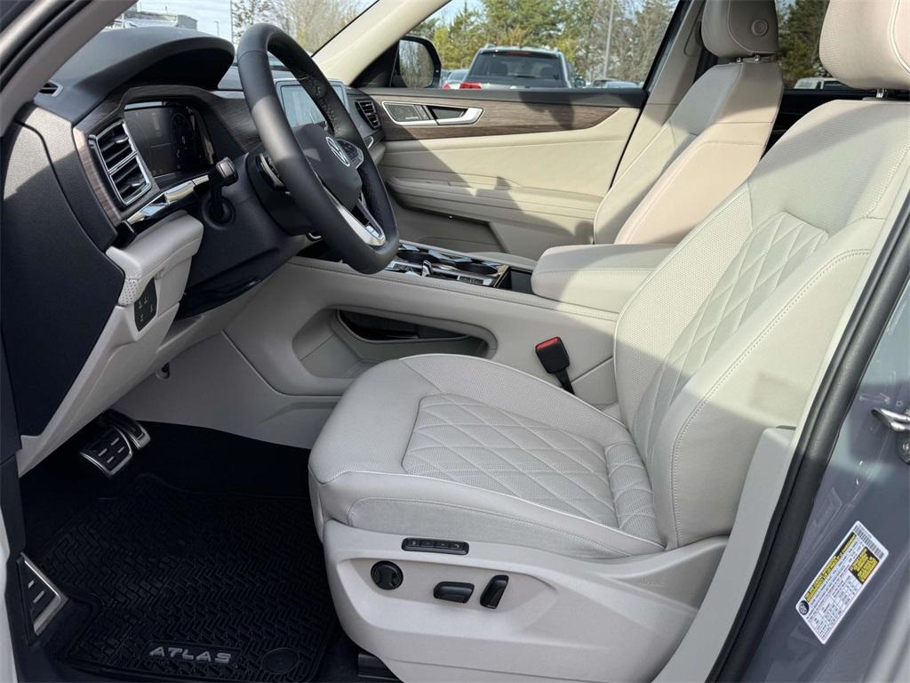 new 2026 Volkswagen Atlas car, priced at $53,807