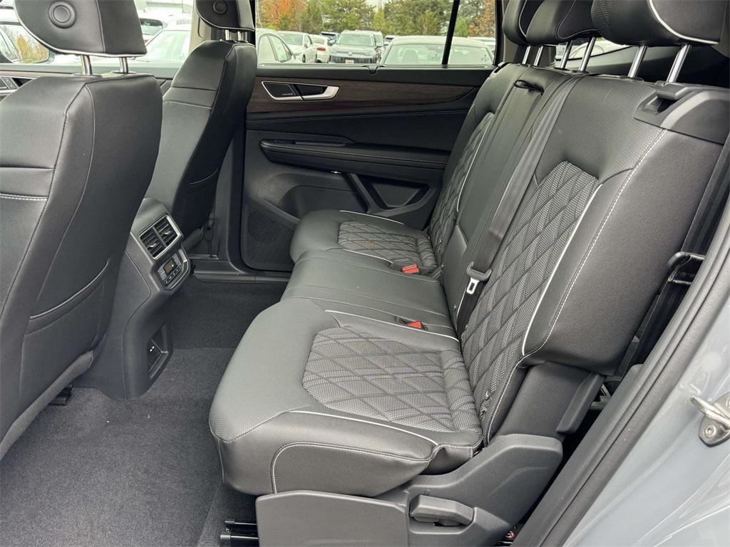 new 2026 Volkswagen Atlas car, priced at $57,344