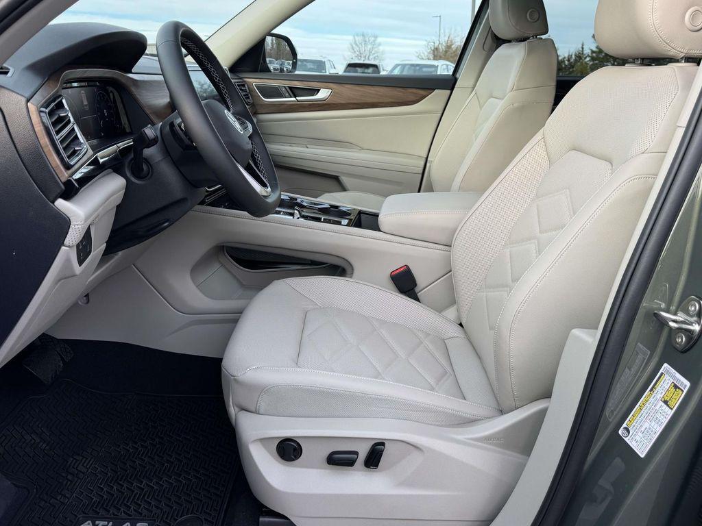 new 2026 Volkswagen Atlas car, priced at $47,006