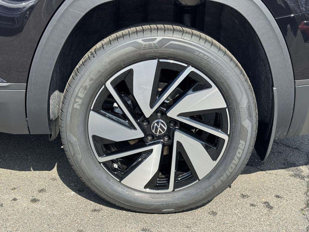 new 2026 Volkswagen Atlas car, priced at $47,104