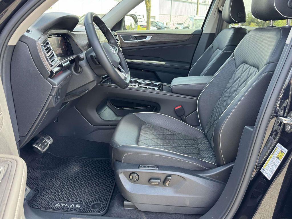 used 2025 Volkswagen Atlas car, priced at $45,000