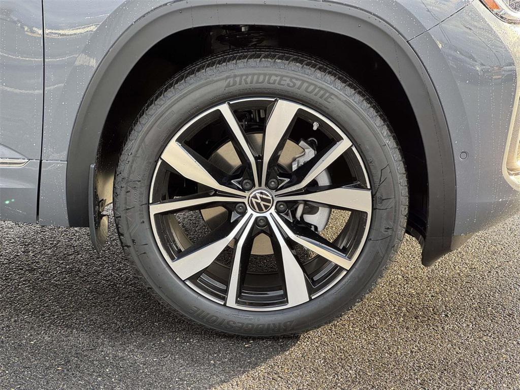 new 2026 Volkswagen Atlas Cross Sport car, priced at $53,358