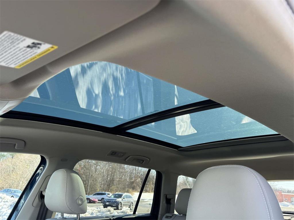 used 2021 Volkswagen Atlas car, priced at $28,000